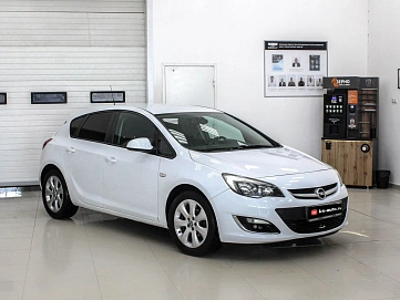 Opel Astra, 2012г., передний привод, автомат