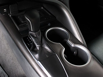 Toyota Camry, 2019г., передний привод, автомат