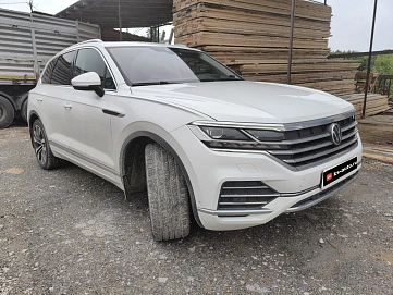 Volkswagen Touareg, 2021г, полный привод, автомат