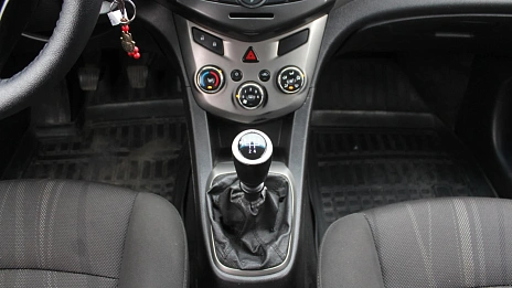 Chevrolet Aveo, 2013г., передний привод, механика