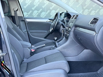 Volkswagen Golf, 2011г., передний привод, механика