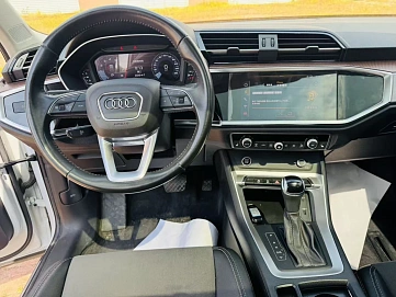 Audi Q3, 2021г., передний привод, робот