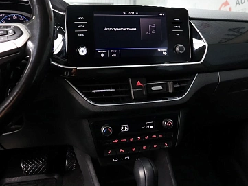 Volkswagen Polo, 2020г., передний привод, робот