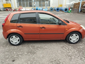 Ford Fiesta, 2004г, передний привод, робот