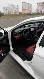 Toyota Camry, 2021г., передний привод, автомат