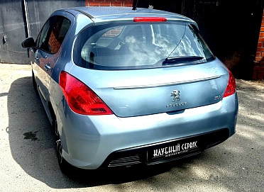 Peugeot 308, 2011г., передний привод, автомат