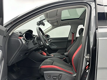 Audi Q3, 2023г., передний привод, робот