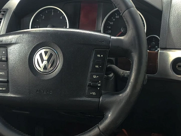 Volkswagen Touareg, 2008г., полный привод, автомат