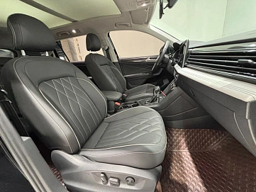 Volkswagen Tiguan, 2022г., передний привод, робот