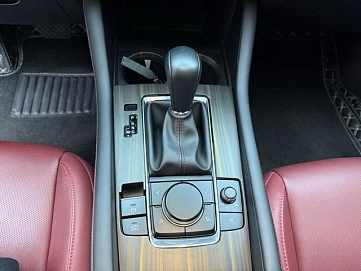 Mazda 3, 2022г., передний привод, автомат