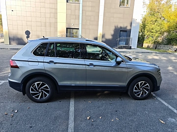 Volkswagen Tiguan, 2018г., полный привод, робот