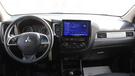 Mitsubishi Outlander, 2016г., передний привод, механика