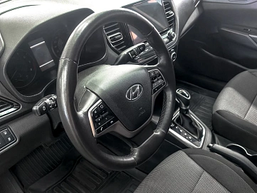 Hyundai Solaris, 2021г., передний привод, автомат