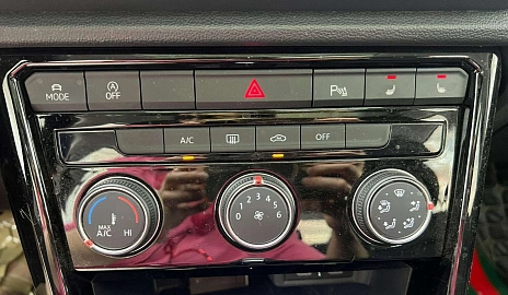 Volkswagen T-Roc, 2022г., передний привод, робот