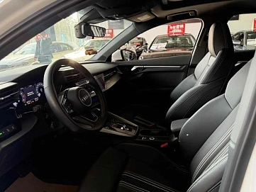 Audi A3, 2023г., передний привод, робот