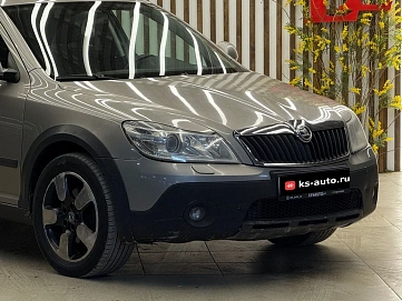 Skoda Octavia, 2011г., полный привод, механика