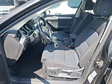 Volkswagen Passat, 2021г, передний привод, робот