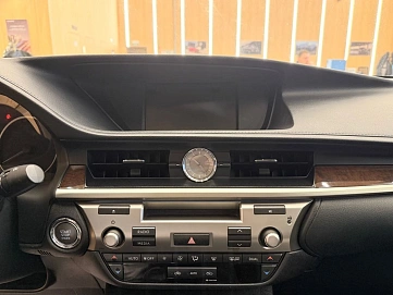 Lexus ES, 2014г., передний привод, автомат