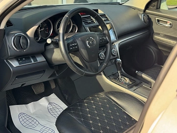 Mazda 6, 2010г., передний привод, автомат