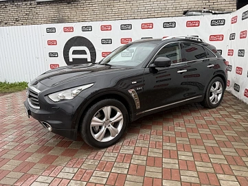 Infiniti QX70, 2016г., передний привод, автомат
