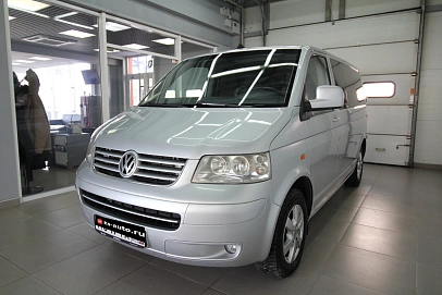 Volkswagen Caravelle, 2006г., передний привод, механика