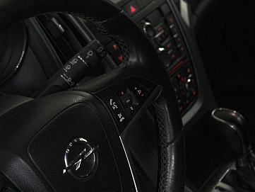 Opel Astra, 2012г., передний привод, автомат
