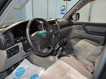 Toyota Land Cruiser, 2006г., полный привод, механика