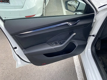 Skoda Octavia, 2021г., передний привод, автомат