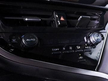 Toyota Camry, 2022г., передний привод, автомат