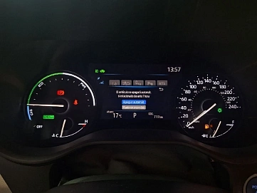 Toyota Sienna, 2021г., передний привод, автомат
