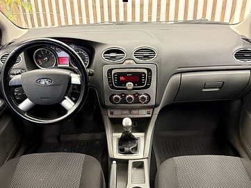 Ford Focus, 2010г., передний привод, механика