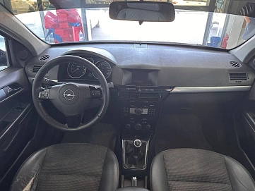 Opel Astra, 2007г., передний привод, механика