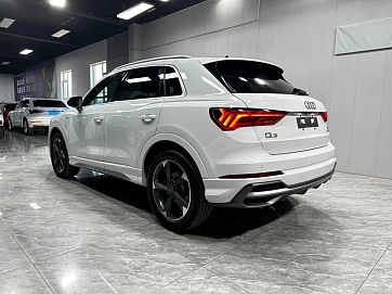 Audi Q3, 2023г., передний привод, робот