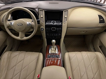 Infiniti QX70, 2016г., полный привод, автомат