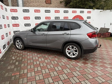 BMW X1, 2011г., передний привод, автомат