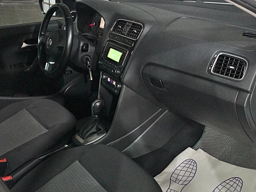 Volkswagen Polo, 2014г., передний привод, автомат