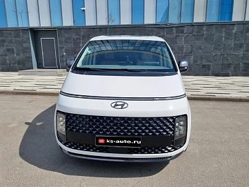 Hyundai Staria, 2024г., передний привод, автомат