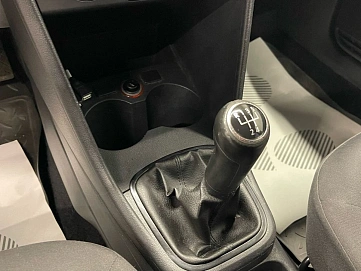 Volkswagen Polo, 2012г., передний привод, механика