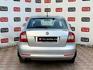 Skoda Octavia, 2010г., передний привод, робот