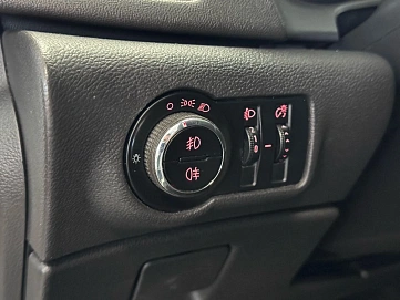 Opel Astra, 2011г., передний привод, механика