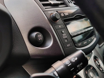 Toyota RAV4, 2011г., полный привод, вариатор