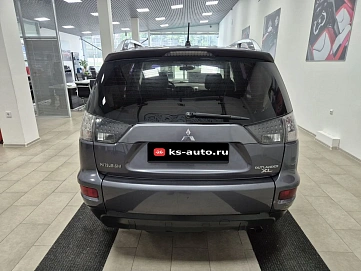 Mitsubishi Outlander, 2010г., передний привод, вариатор