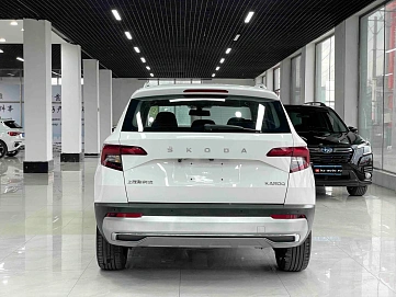 Skoda Karoq, 2021г., передний привод, автомат