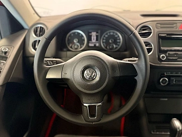 Volkswagen Tiguan, 2011г., полный привод, автомат