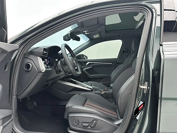 Audi A3, 2023г., передний привод, робот