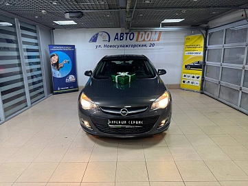 Opel Astra, 2013г., передний привод, механика