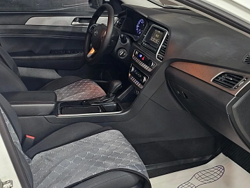 Hyundai Sonata, 2019г., передний привод, автомат
