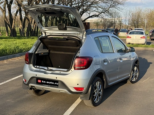 Renault Sandero, 2021г, передний привод, робот
