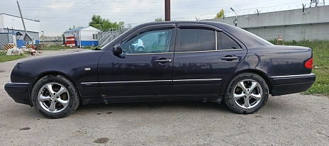 Mercedes-Benz E-Класс, 1996г, задний привод, автомат
