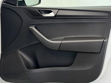 Volkswagen Polo, 2020г., передний привод, механика